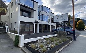 Queenstown House Lakeside